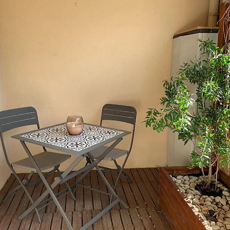 Grand Studio Avec Coin Nuit, Proche Mer Et Montagnes Roquebrune-sur Argens Dış mekan fotoğraf