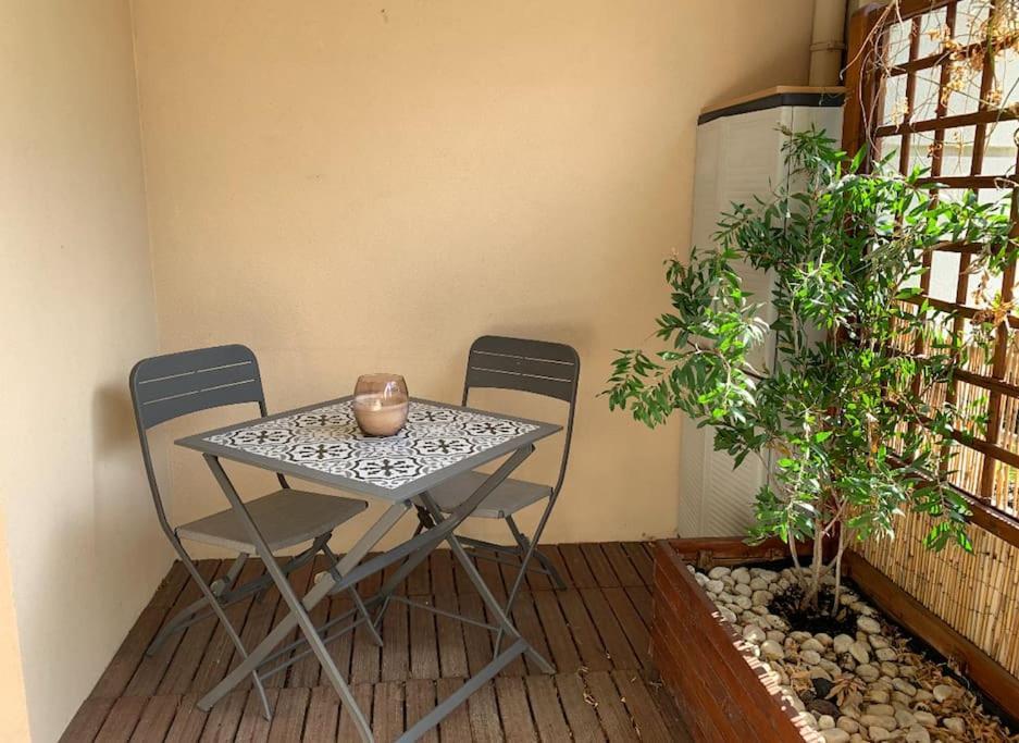 Grand Studio Avec Coin Nuit, Proche Mer Et Montagnes Roquebrune-sur Argens Dış mekan fotoğraf